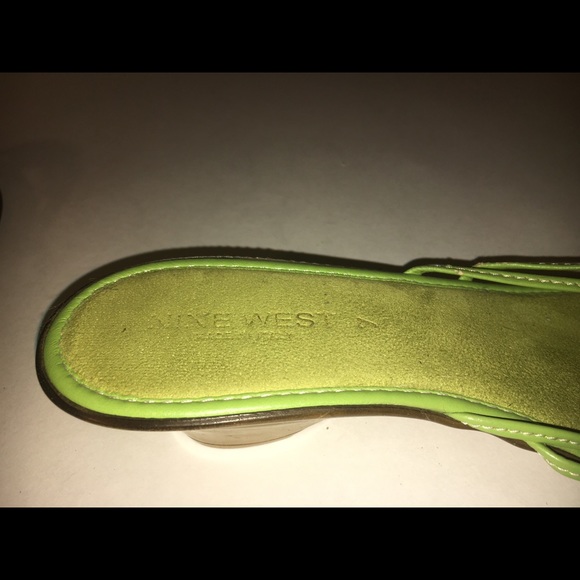 Fresh green Nine West sandals with matching shell detail - Picture 5 of 7